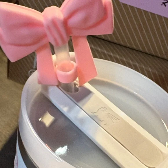 🩷Stanley White & Pink Hello Kitty Quencher Tumbler with Charm🩷 - Picture 9 of 10